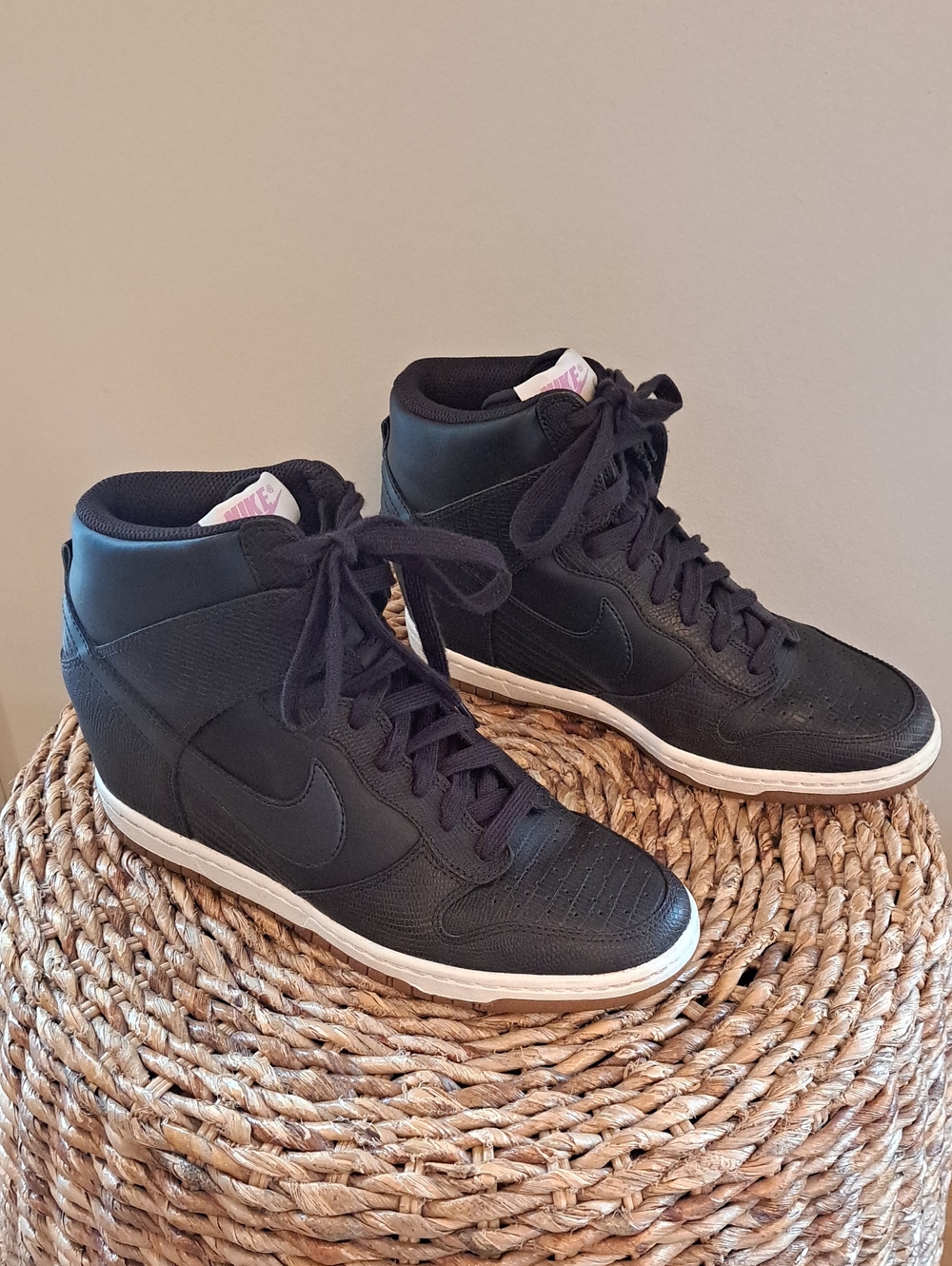 Nike Womens Dunk Sky High Brown Embossed Leather Wedge High Top Sneakers 9